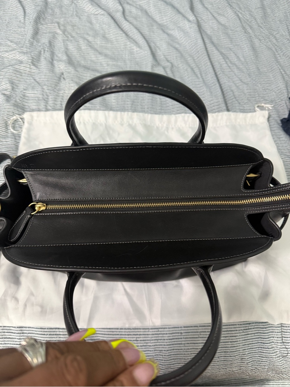 Coach Empire 40 Black Leather Handbag - Picture 7 of 13